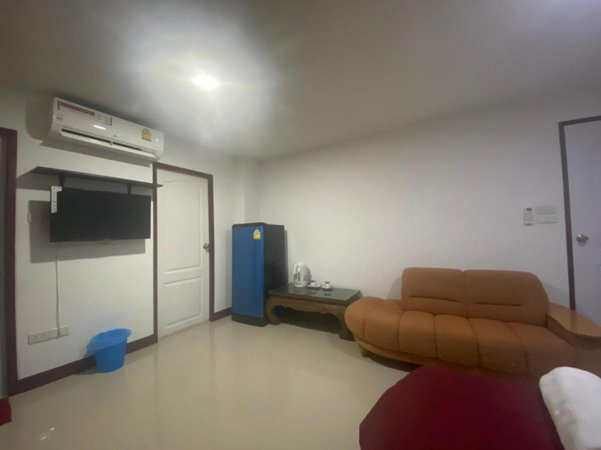 Oyo 1135 Triple A Residence Chiang Mai Bagian luar foto
