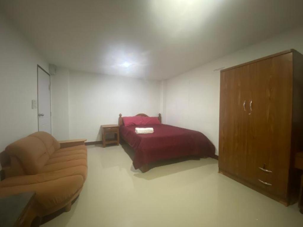 Oyo 1135 Triple A Residence Chiang Mai Bagian luar foto