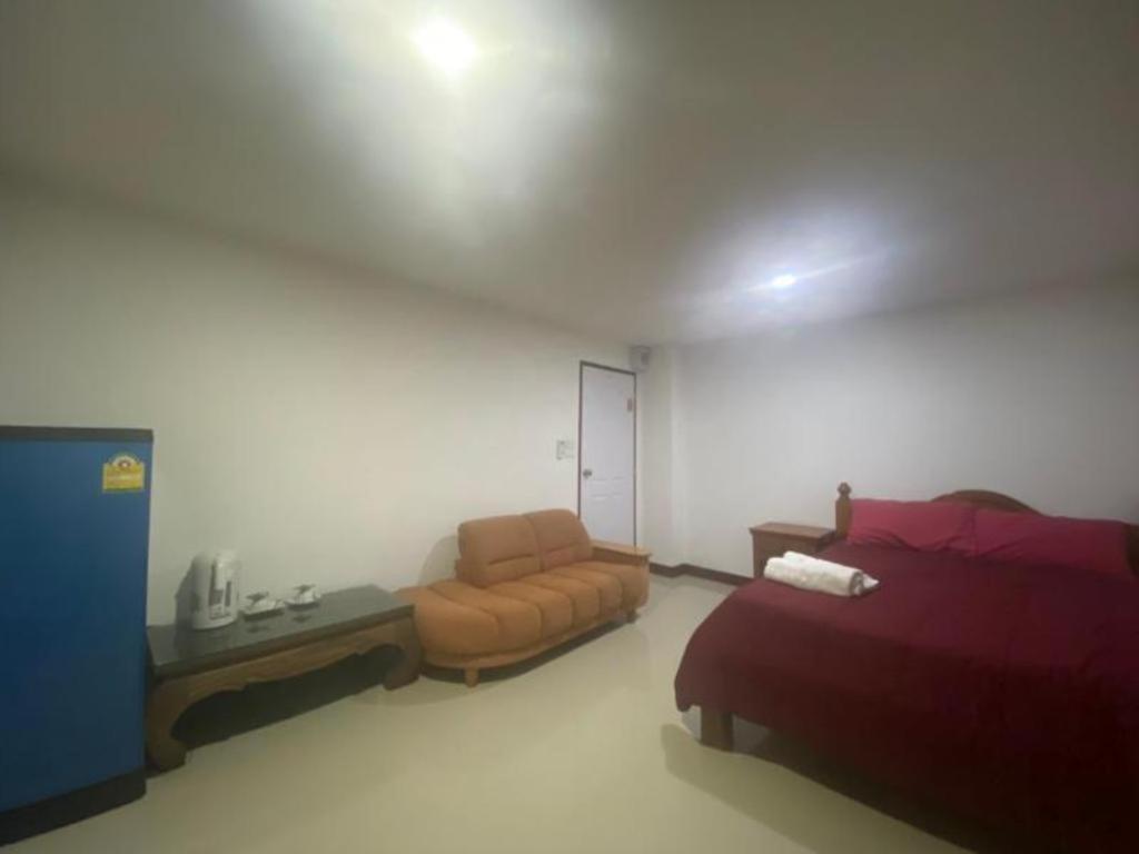 Oyo 1135 Triple A Residence Chiang Mai Bagian luar foto