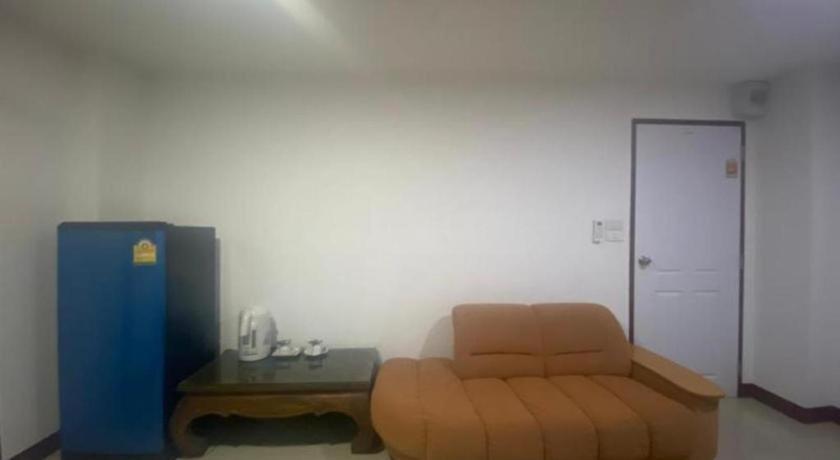 Oyo 1135 Triple A Residence Chiang Mai Bagian luar foto