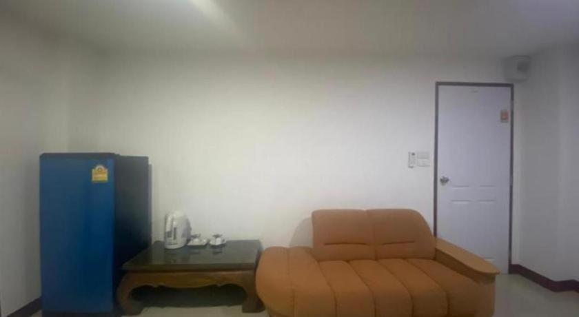 Oyo 1135 Triple A Residence Chiang Mai Bagian luar foto